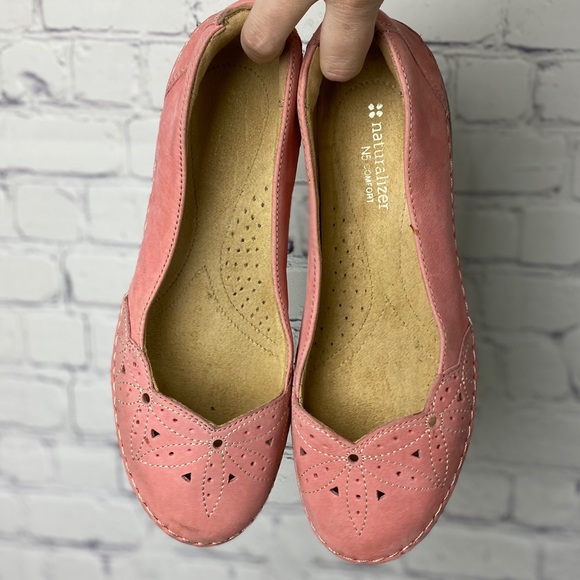 naturalizer suede flats